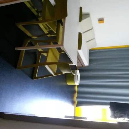 Varet Apartment *