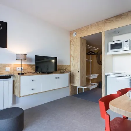 Varet Apartment *